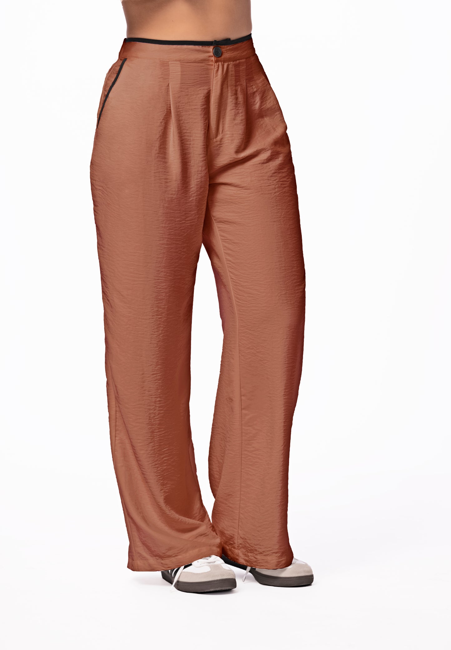 PANTALON EN POLIESTER CORRUGADO CAFE 1